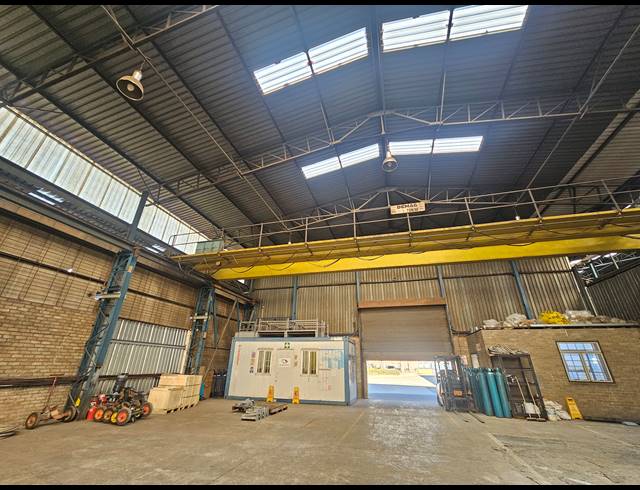 1,350M² WAREHOUSE TO LET IN TUNNEY